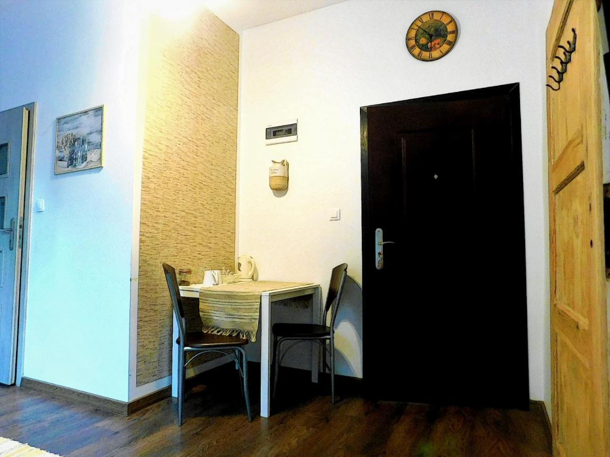 Stara Szkolas7 Noclegi,Mzajezierze 8 14-330 Mazury 마우디티 외부 사진